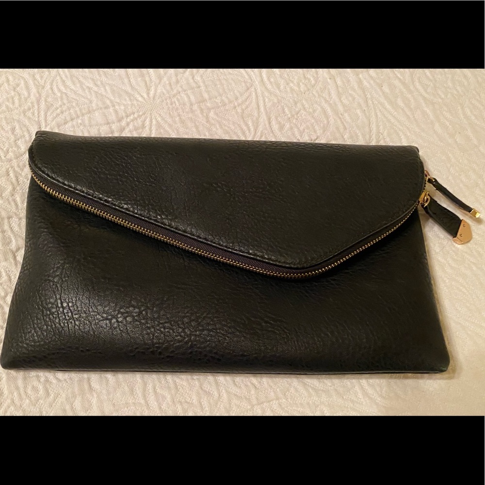 NWT Urban Designs Vegan Leather Handbag!